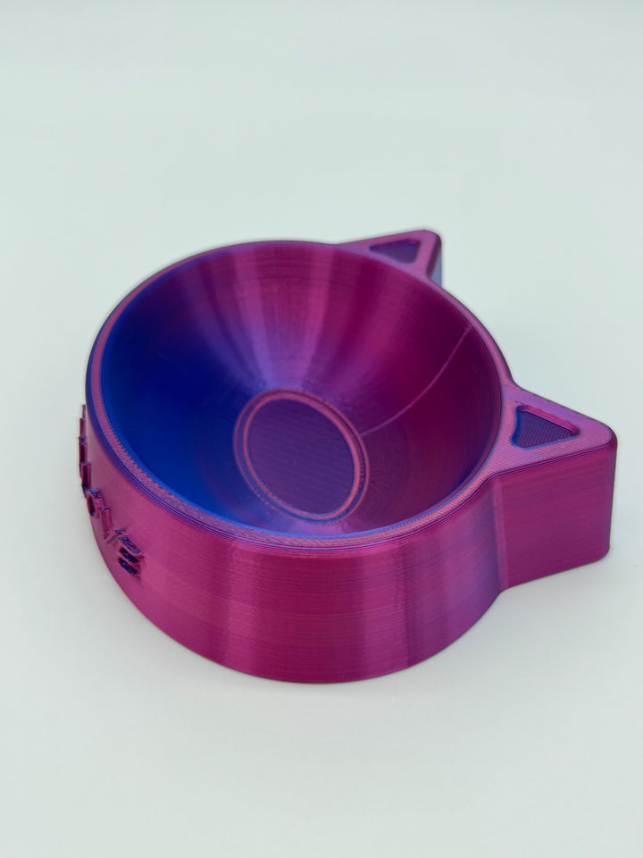 Gamelle Pavllove faite main, artisanale et personnalisable, teintes bleu-violet aux reflets lumineux violine.