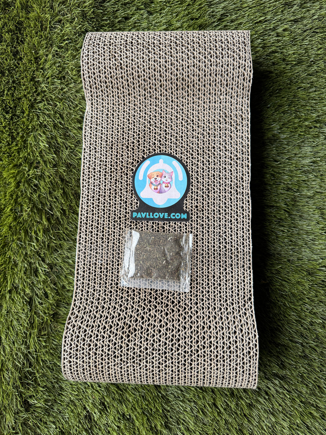 🐾 Grattoir en carton Pavllove Avec échantillon d’herbe à chat offert 🌿